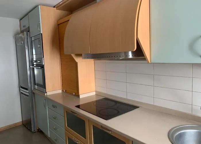 Piso Junto A Paza Mayor De 3 *